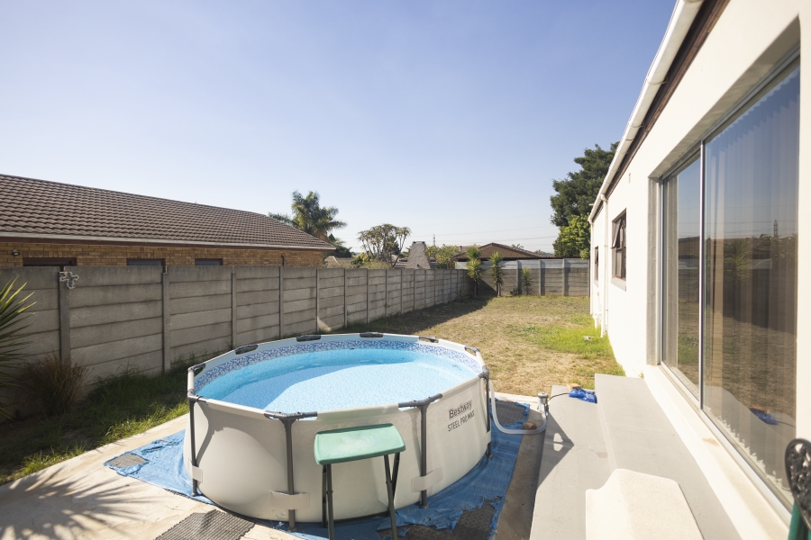 4 Bedroom Property for Sale in Rouxville Western Cape